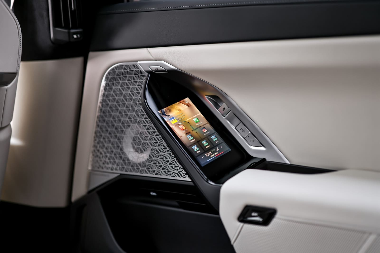 Black BMW i7 xDrive60 M Sport Sedan hire car in Melbourne, photo 4