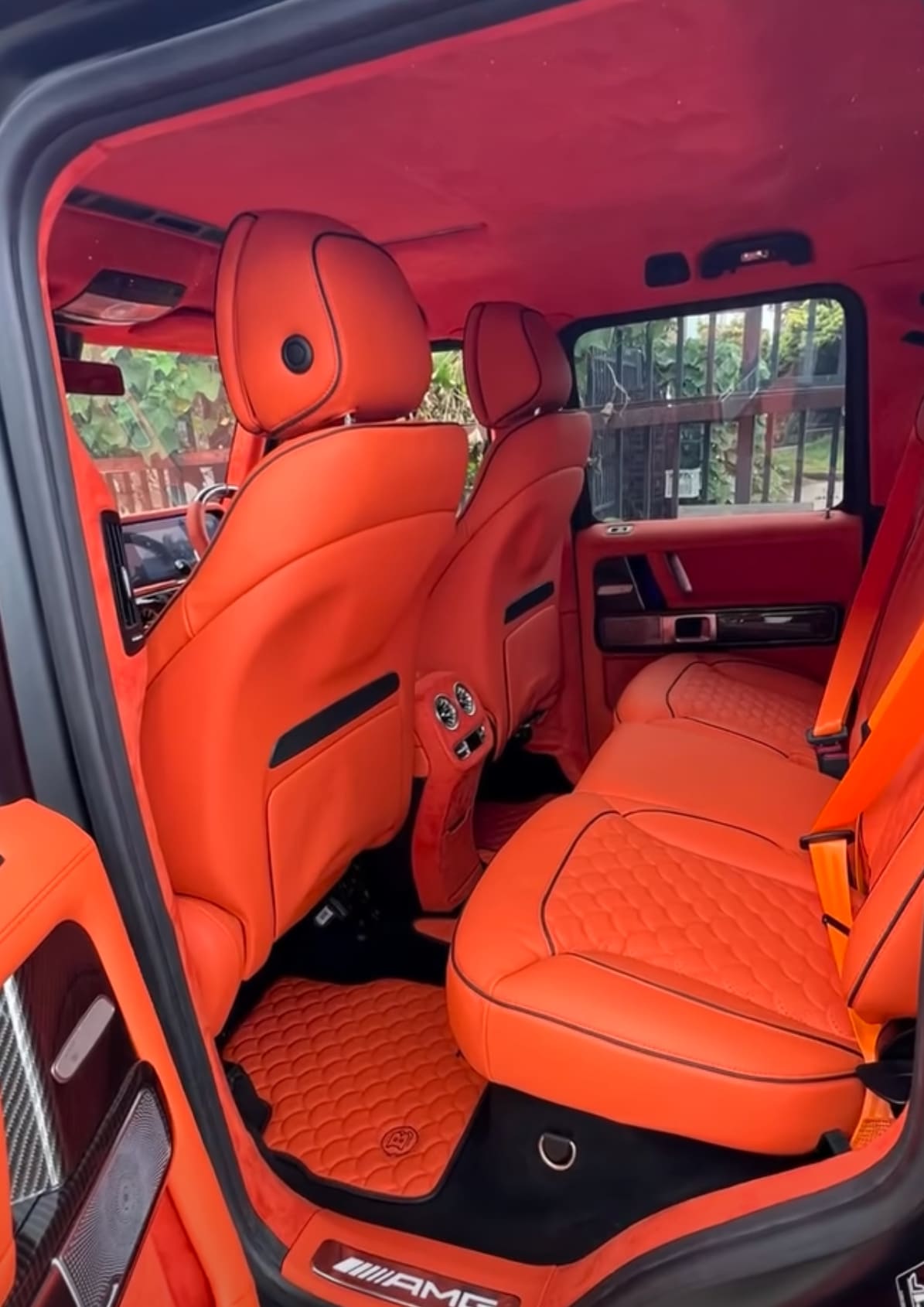 Matte Black Brabus G800 SUV (Hermes Orange Int.) hire car in Melbourne, photo 4