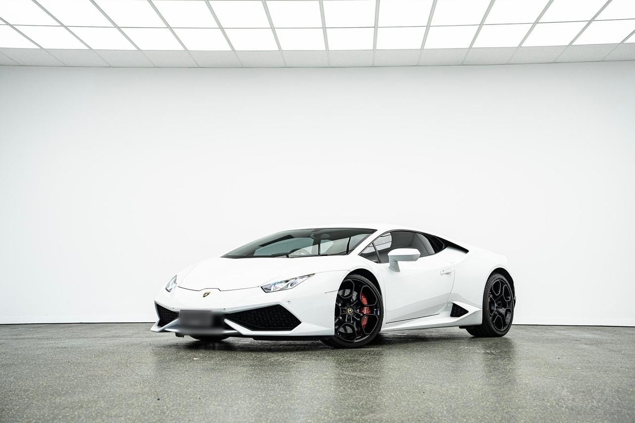 White Lamborghini Huracán 610-4 Coupe hire car in Melbourne