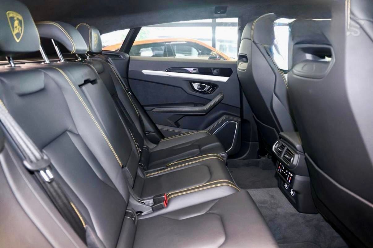 Matte Black Lamborghini Urus SUV hire car in Melbourne, photo 5