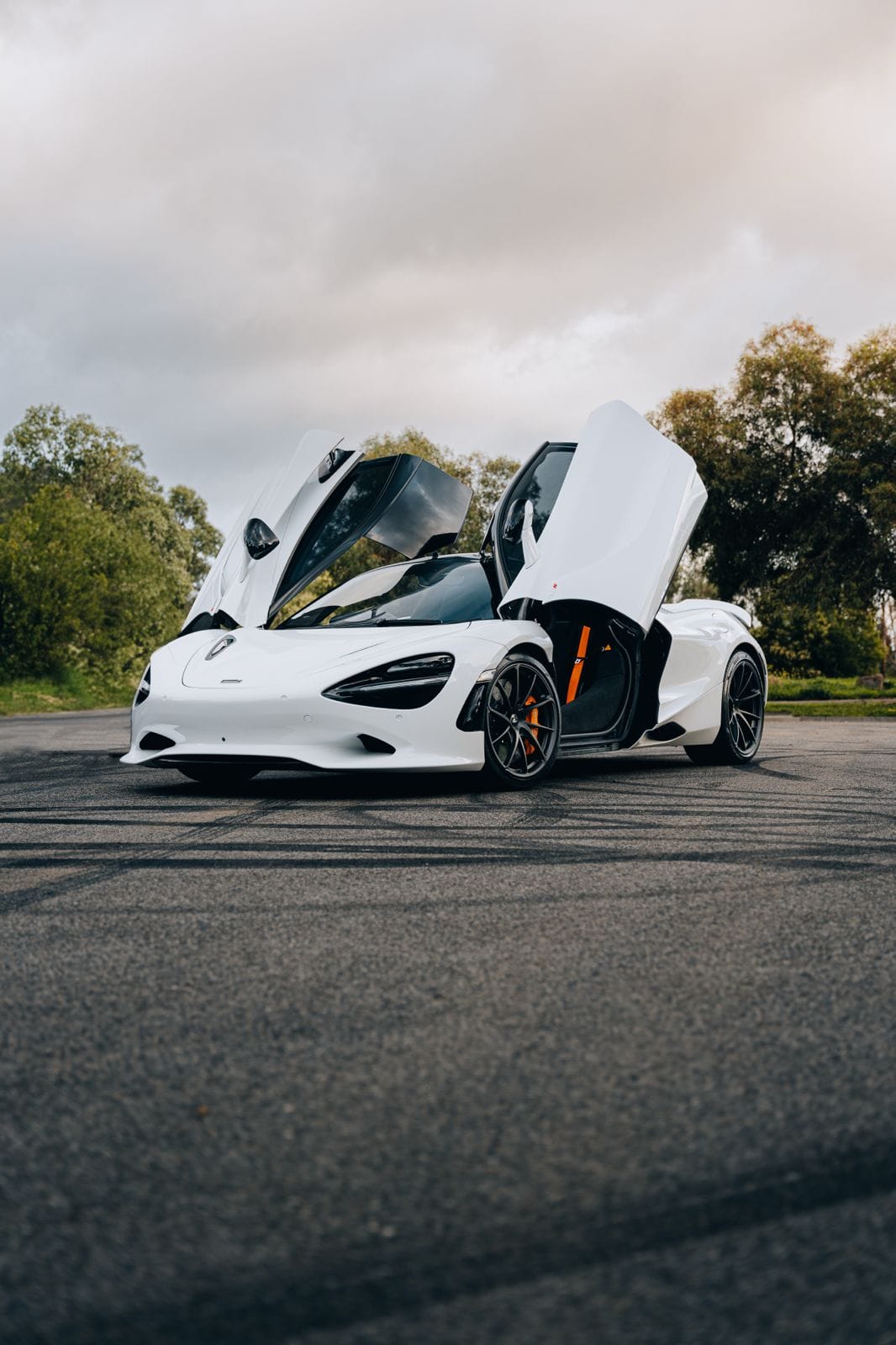 White McLaren 750S Coupe hire car in Melbourne