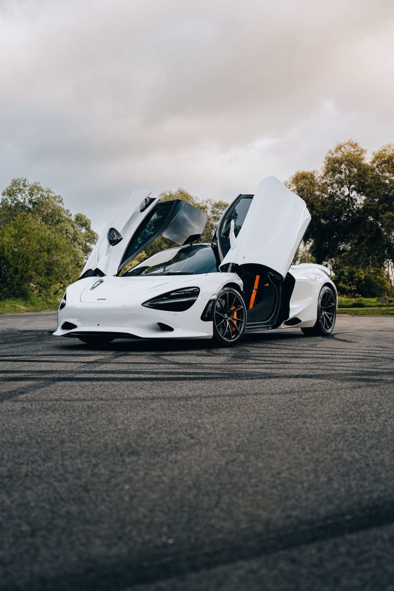 White McLaren 750S Coupe hire car in Melbourne