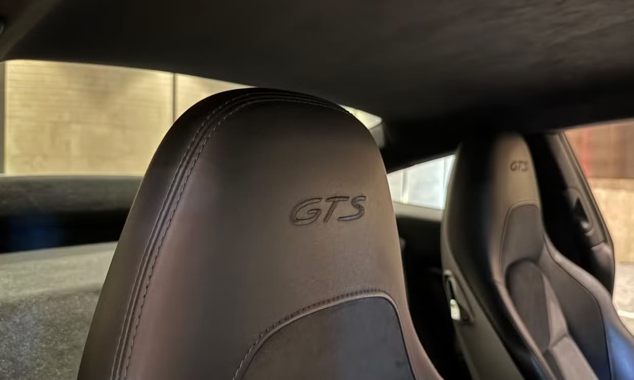 Blue Porsche 911 Carrera 4 GTS Coupe hire car in Melbourne, photo 5