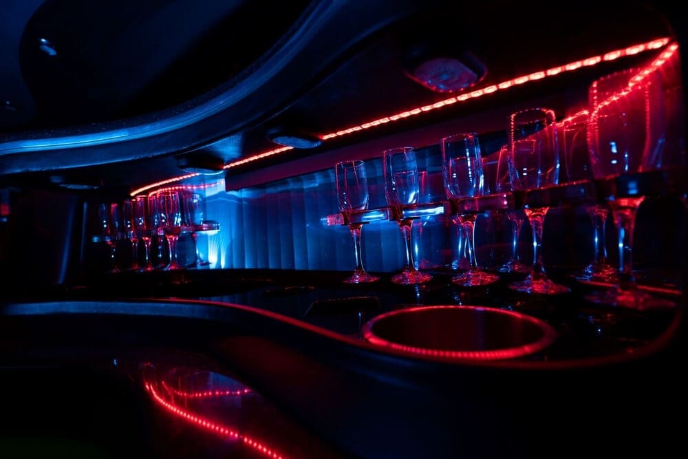 White Hummer H2 Limousine, 16 seater, Melbourne, photo 3